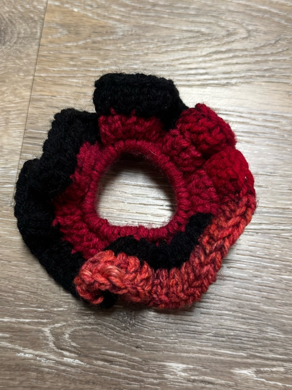 Ombré crochet hair tie - Picture 5 of 5